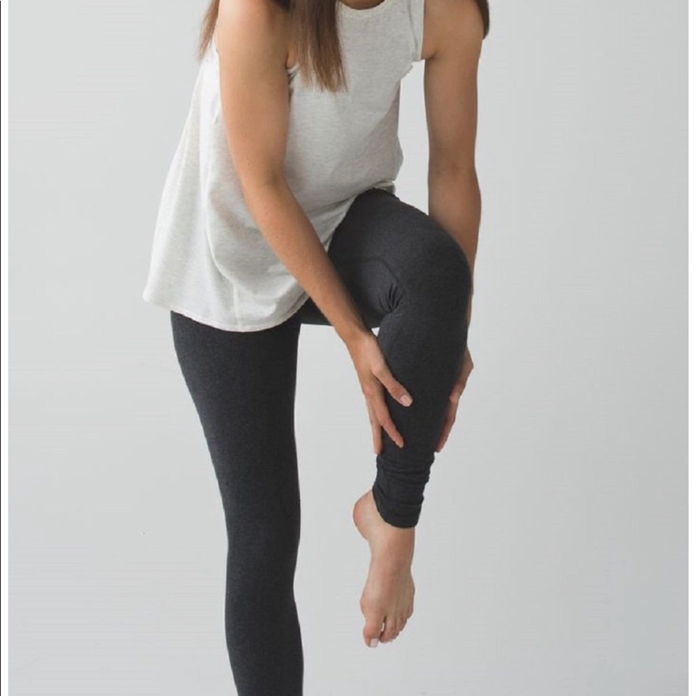 EUC Heathered Gray Wunder Under Lululemon leggings